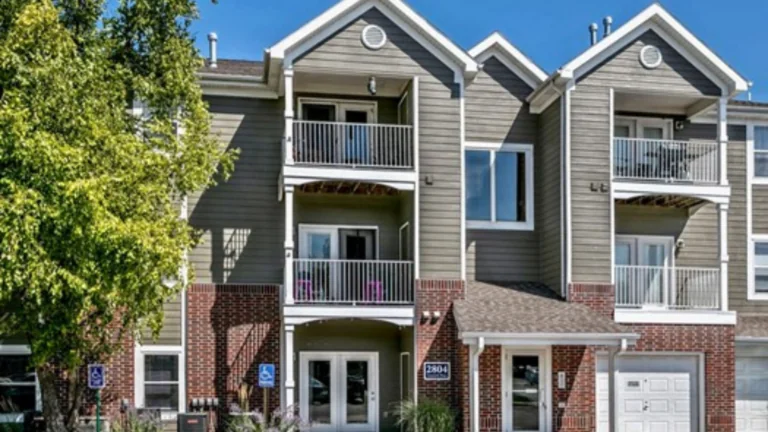 The Vue and Lakeview Park